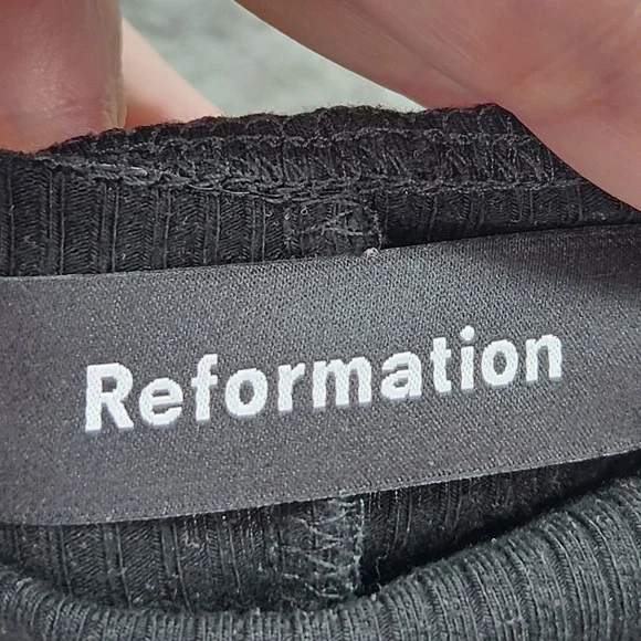 Reformation Crop Tank Top Womens Medium Black Ribbed Knit Fitted Made In‎ USA - Picture 3 of 8